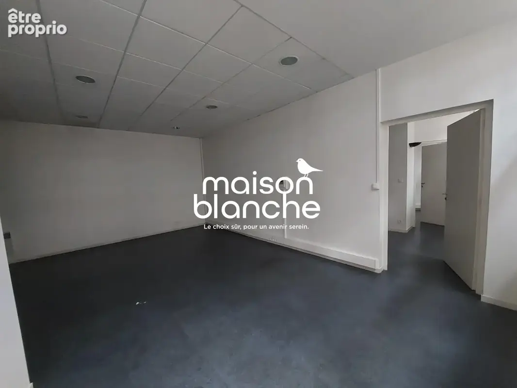 Commerce 354 m² à vendre à Niort (79000) - photo 8