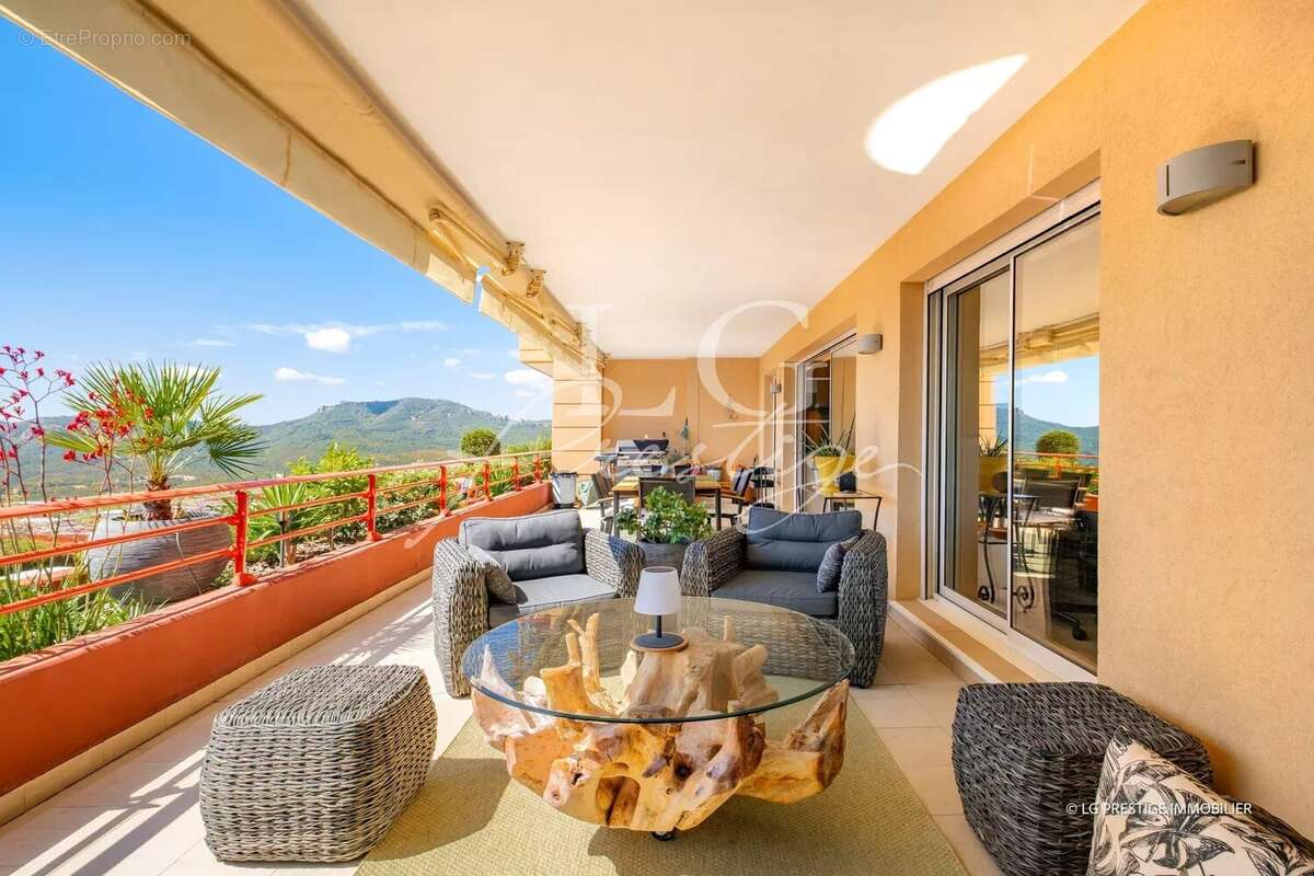 Appartement à MANDELIEU-LA-NAPOULE
