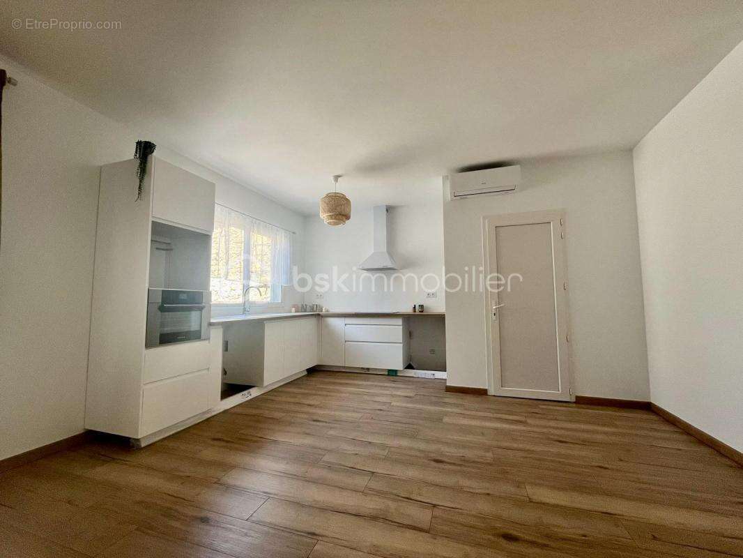  PIGNAN – Ensemble immobilier maison et appartement indépendant  - photo 2
