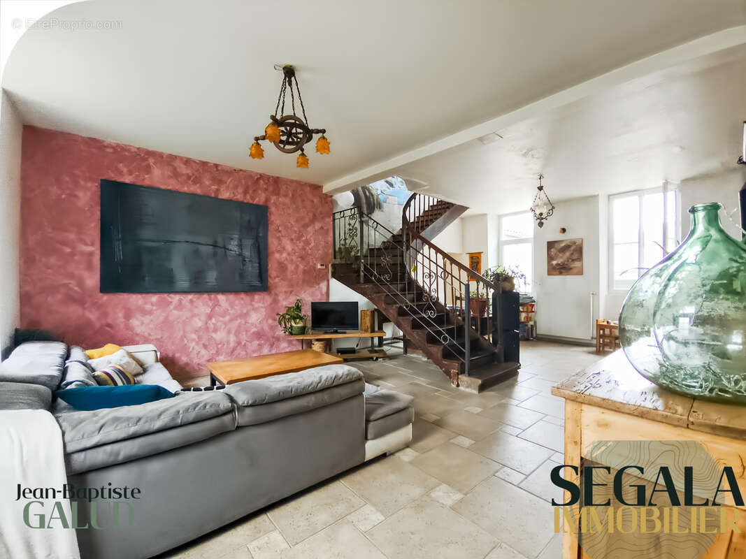 Maison à SAINTE-GEMME