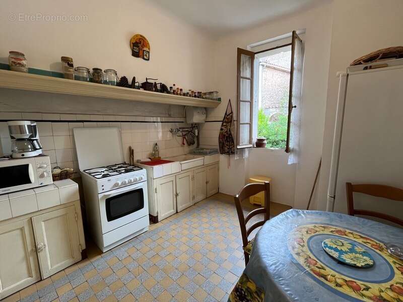 Appartement à BAGNOLS-EN-FORET