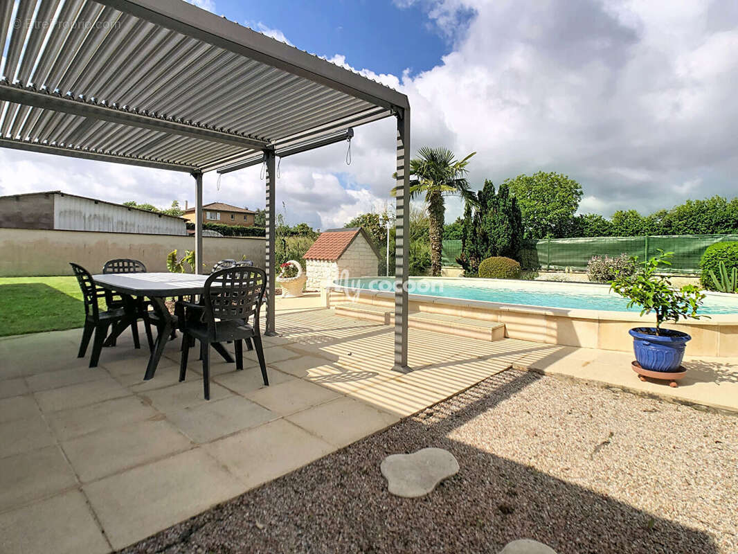 Maison - T5 - 141 m² - photo 5