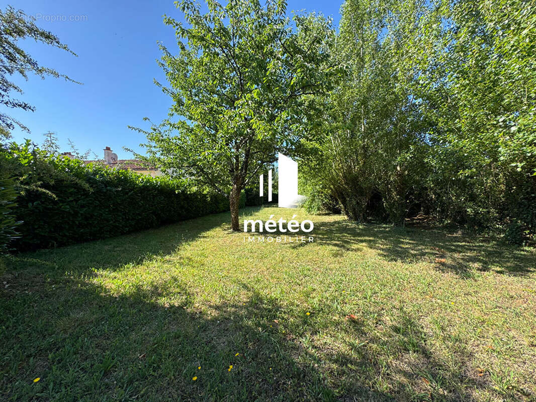 Maison Lucon 9 pièce(s) 190 m2 - photo 17