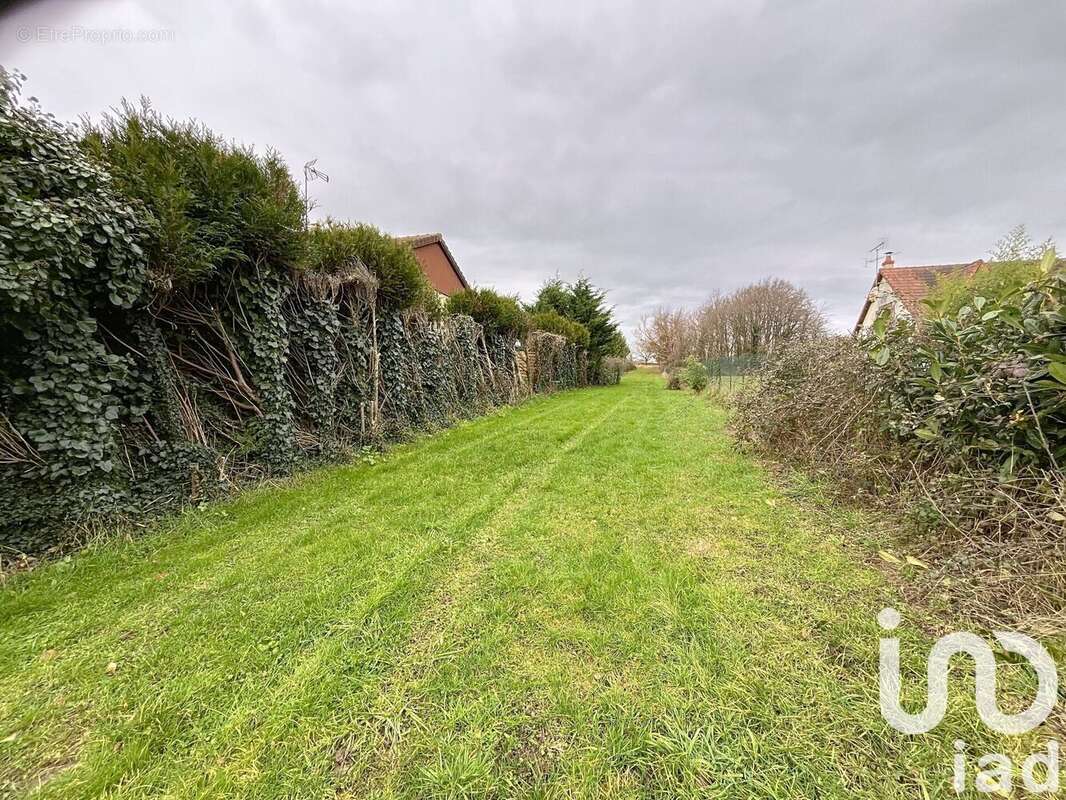 Photo 2 - Terrain à POUILLE