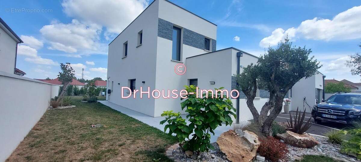 Maison à BREVIANDES