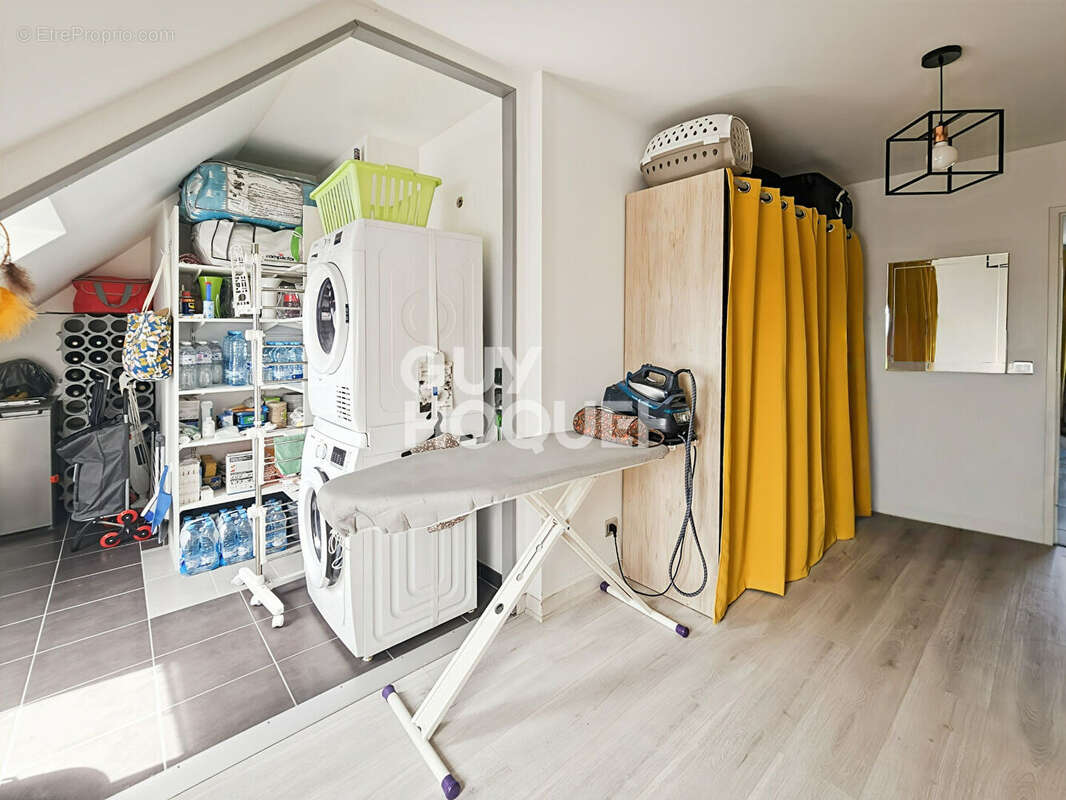 Appartement à FONTENAY-TRESIGNY