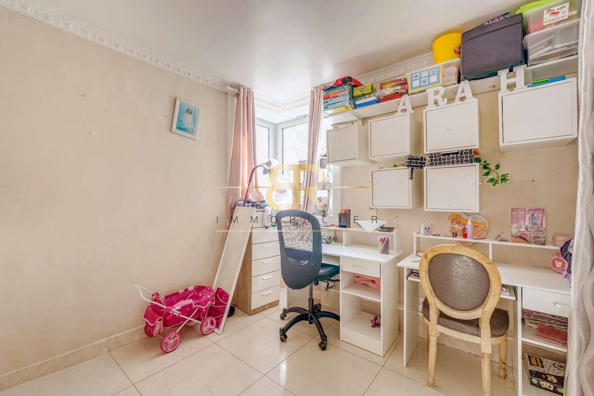 Appartement à PARIS-19E