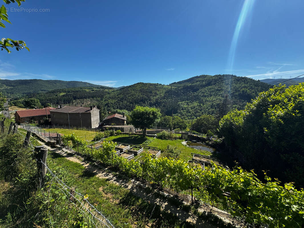Maison à SATILLIEU