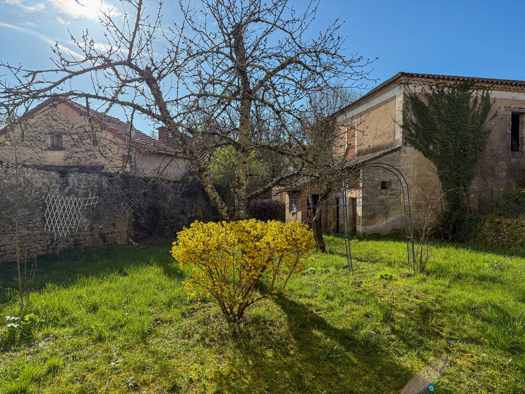 Appartement à CUBJAC