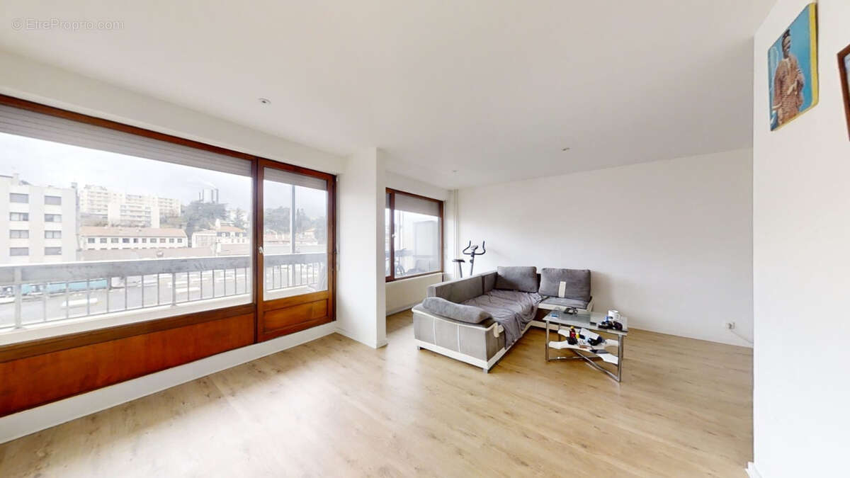 Appartement à SAINT-ETIENNE