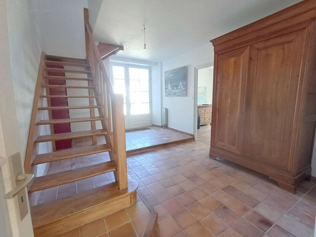 Maison à BAIGNES-SAINTE-RADEGONDE