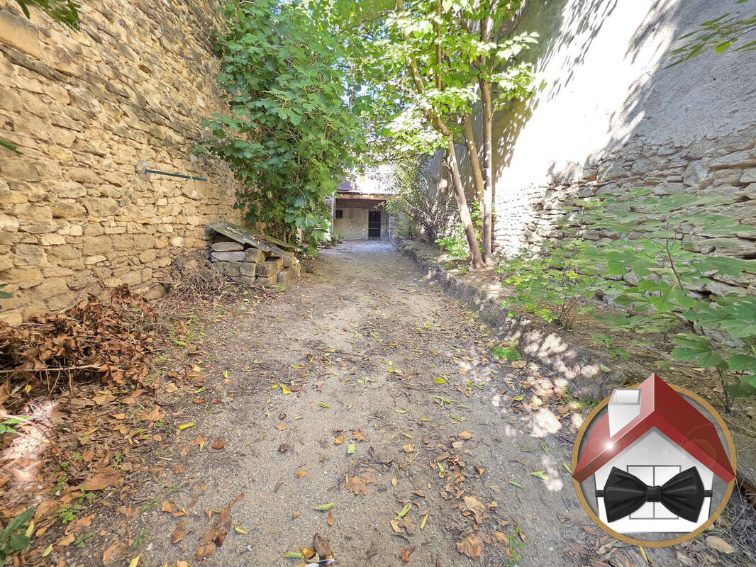 Appartement à MONTAREN-ET-SAINT-MEDIERS