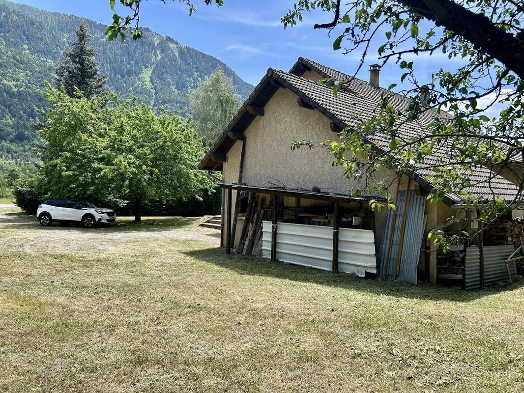 A vendre maison traditionnelle plain pied avec grand potentiel à - photo 11