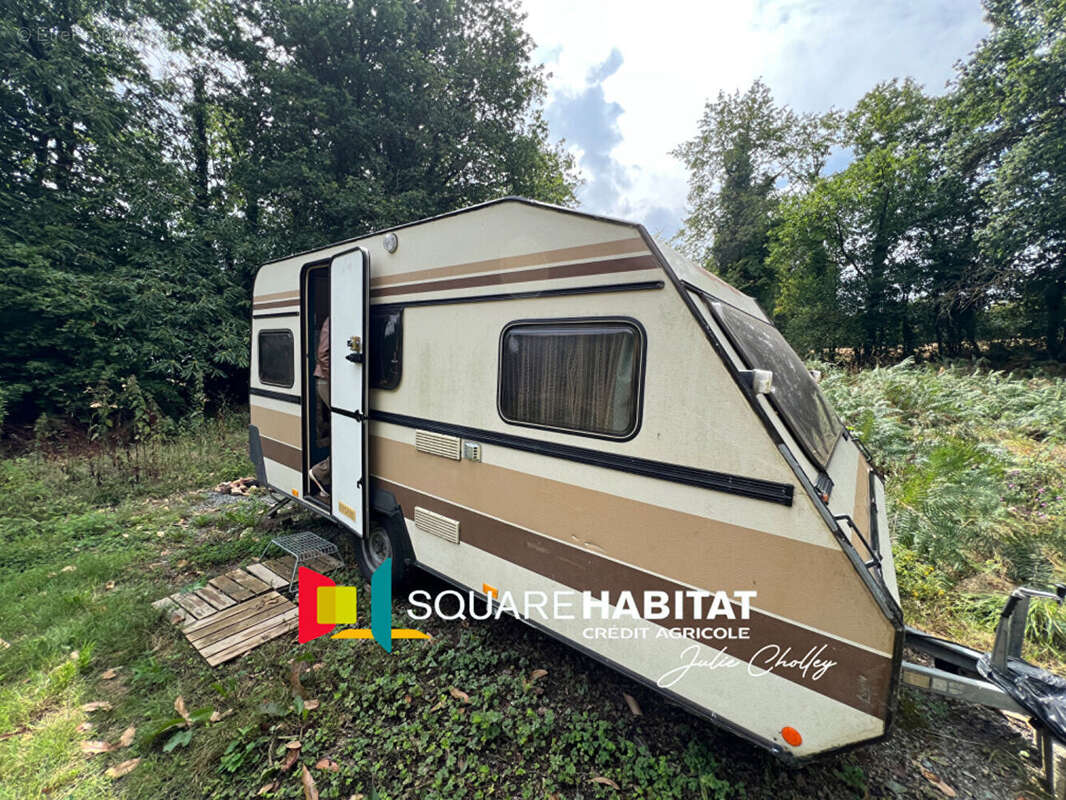 Terrain à BOUILLE-MENARD