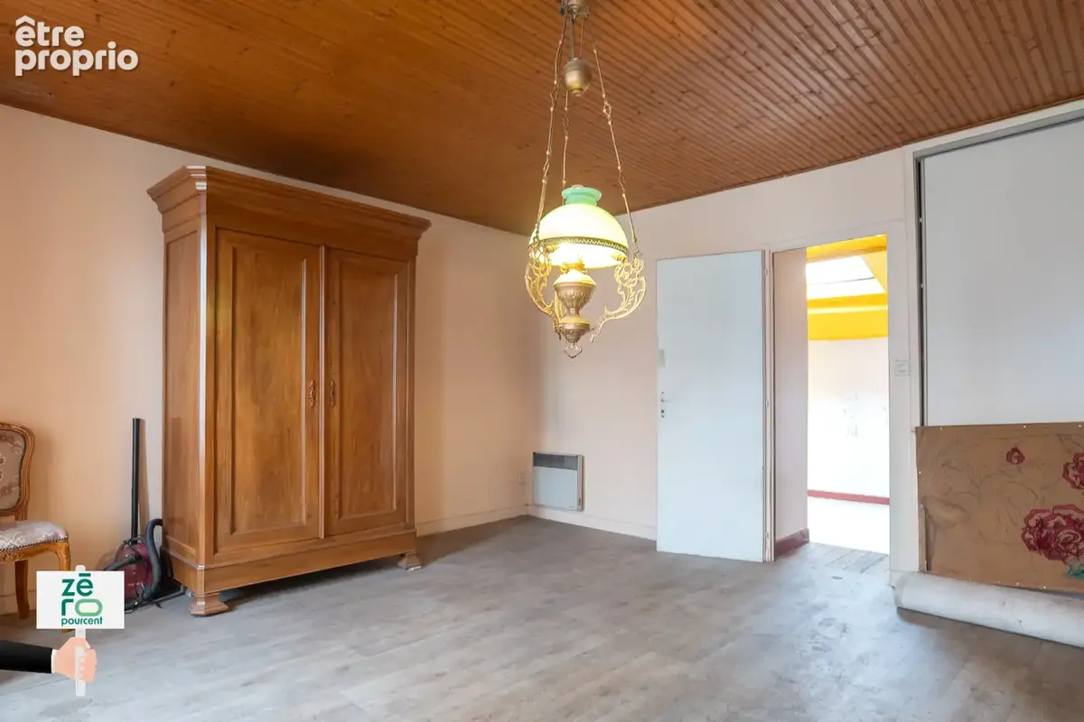 Maison à rénover au Champ-Saint-Père   Centre-bourg, jardin clos de murs, dépendance et potentiel de 2 chambre - photo 13
