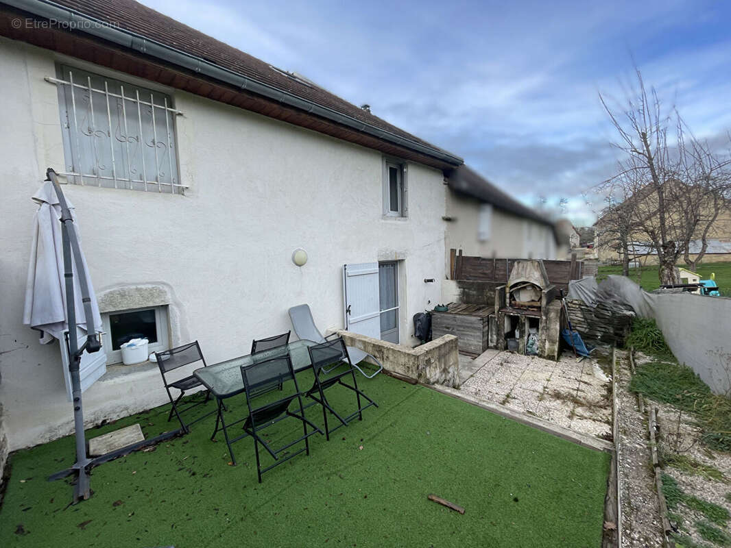 Maison à CLAIRVAUX-LES-LACS