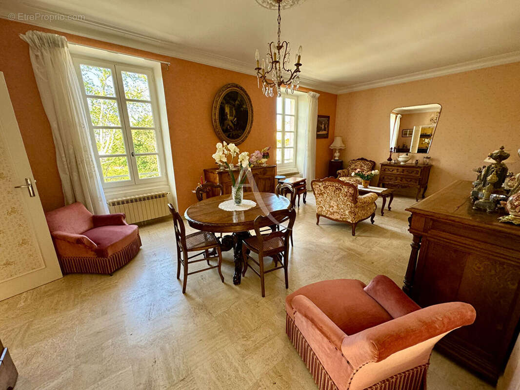 Belle propriété en Pierres -  250 m2 + dépendances - photo 5