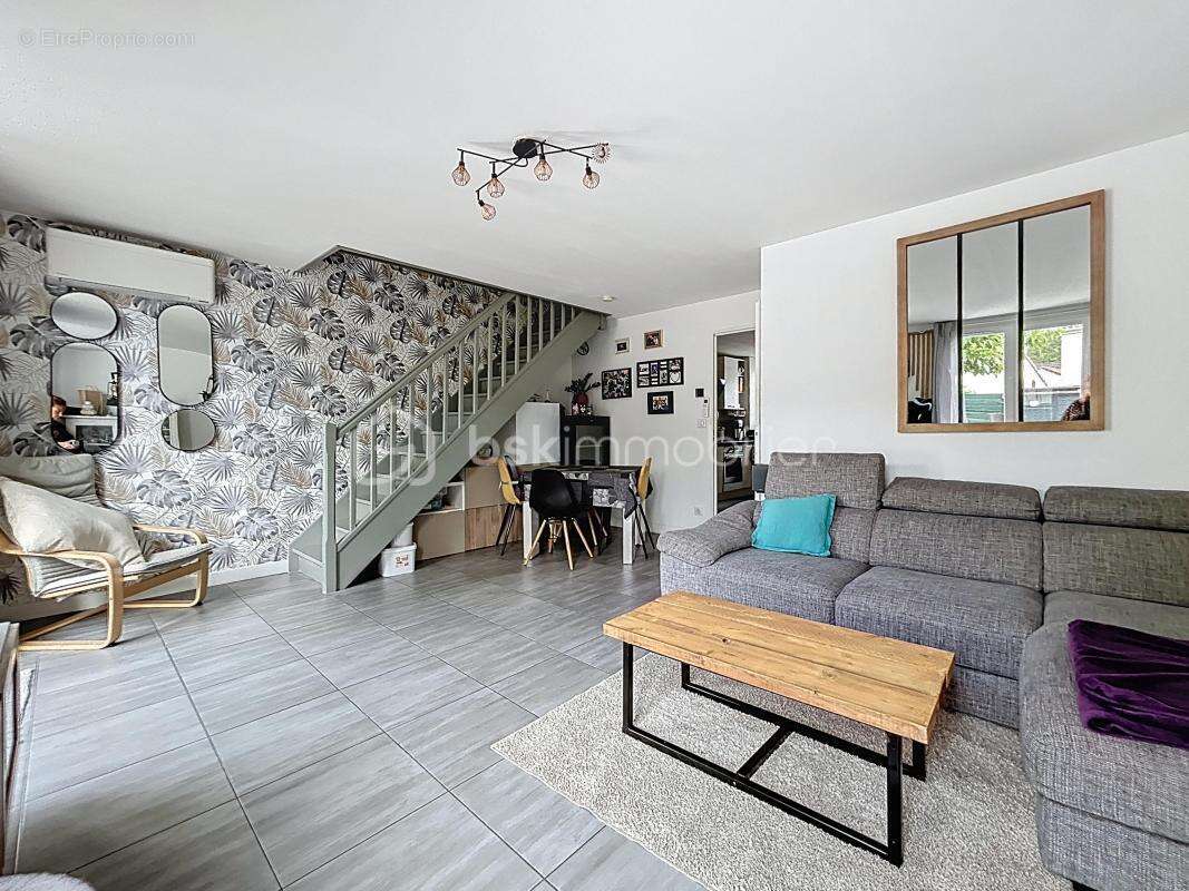 Maison à CORBEIL-ESSONNES