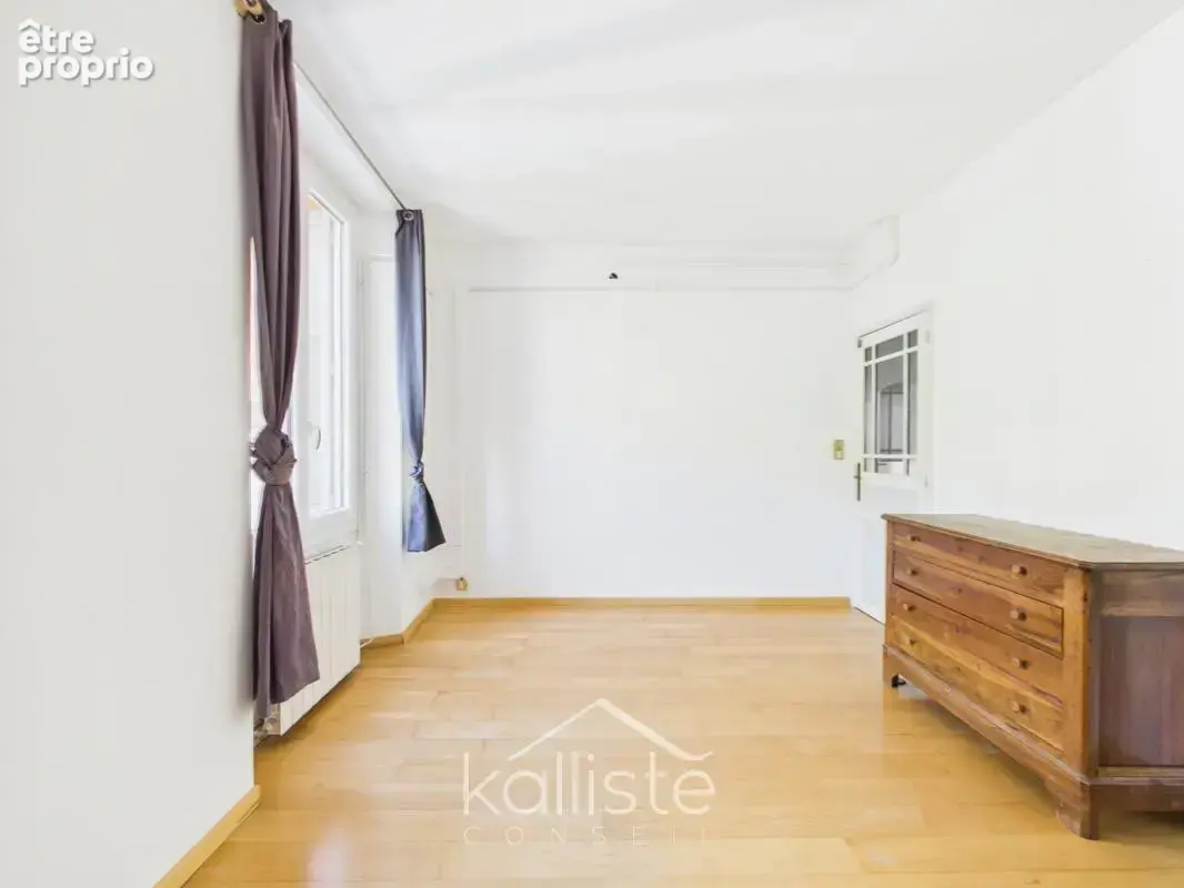 Ajaccio - cours général-leclerc - duplex à rénover avec vue mer et balcon - photo 9