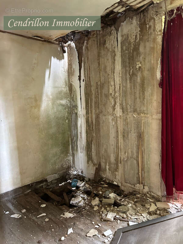 Projet de Rénovation : Ensemble Immobilier (2 Maisons + 2 Granges) sur 1537 m2 - photo 12