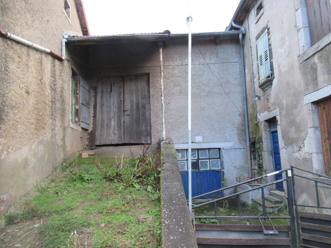 Maison à SAINT-MARTIN-DE-FUGERES