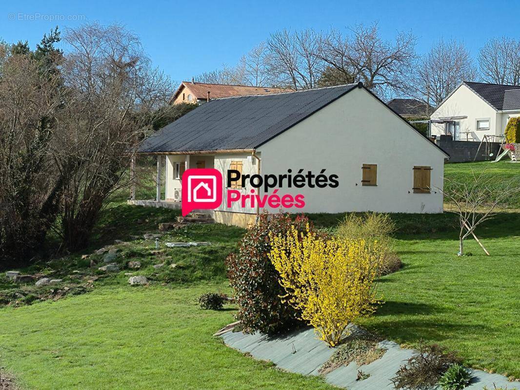Maison à CHARBONNIERES-LES-VARENNES