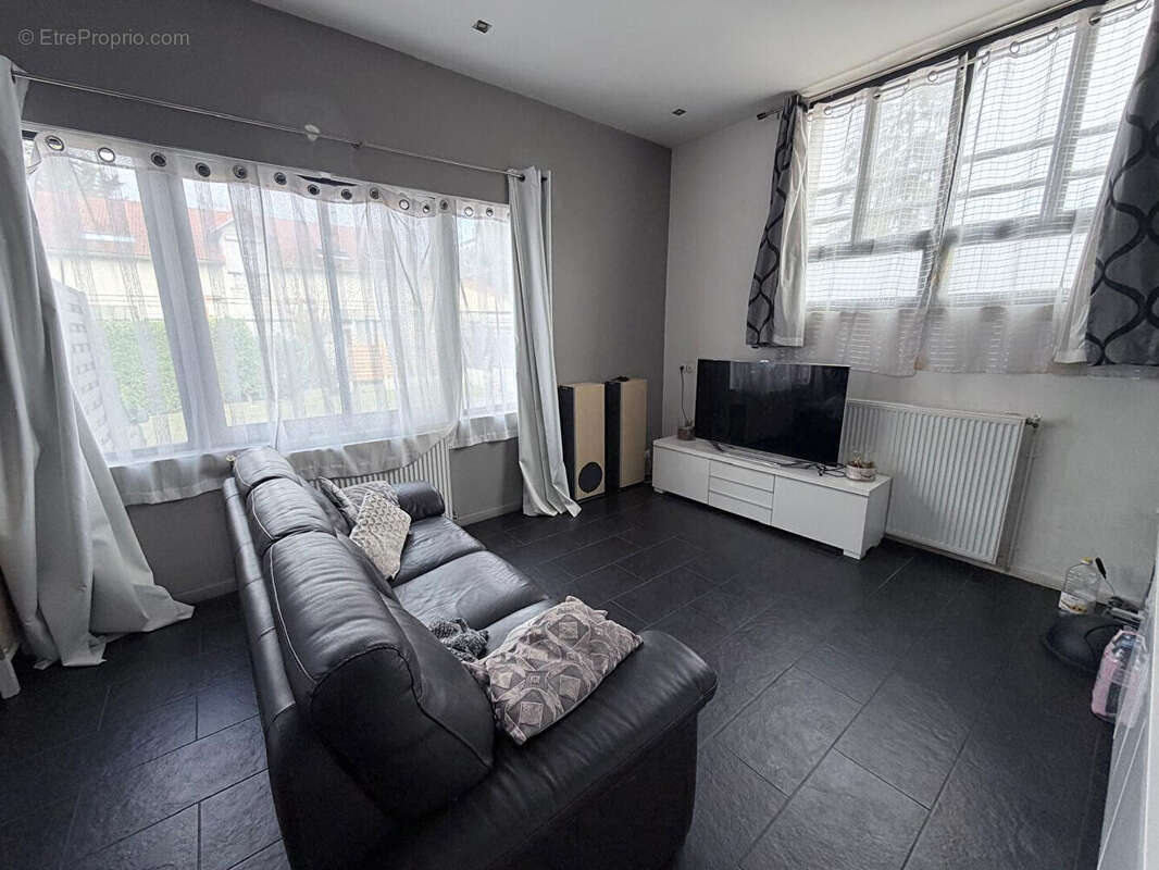 LOFT ATYPIQUE 117 m² Centre-ville Champigny - photo 9