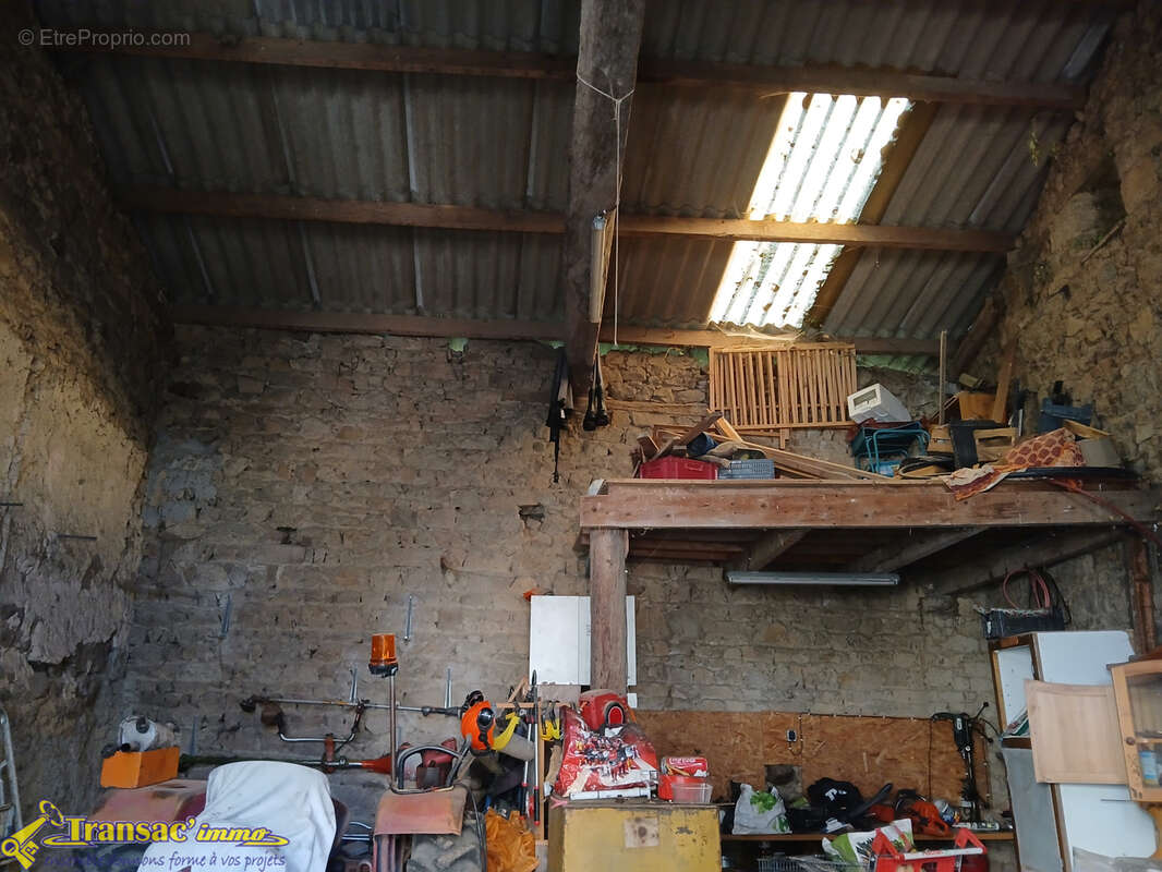 Maison de hameau avec dépendances et terrain   Saint-Flour-l'Étang - photo 7