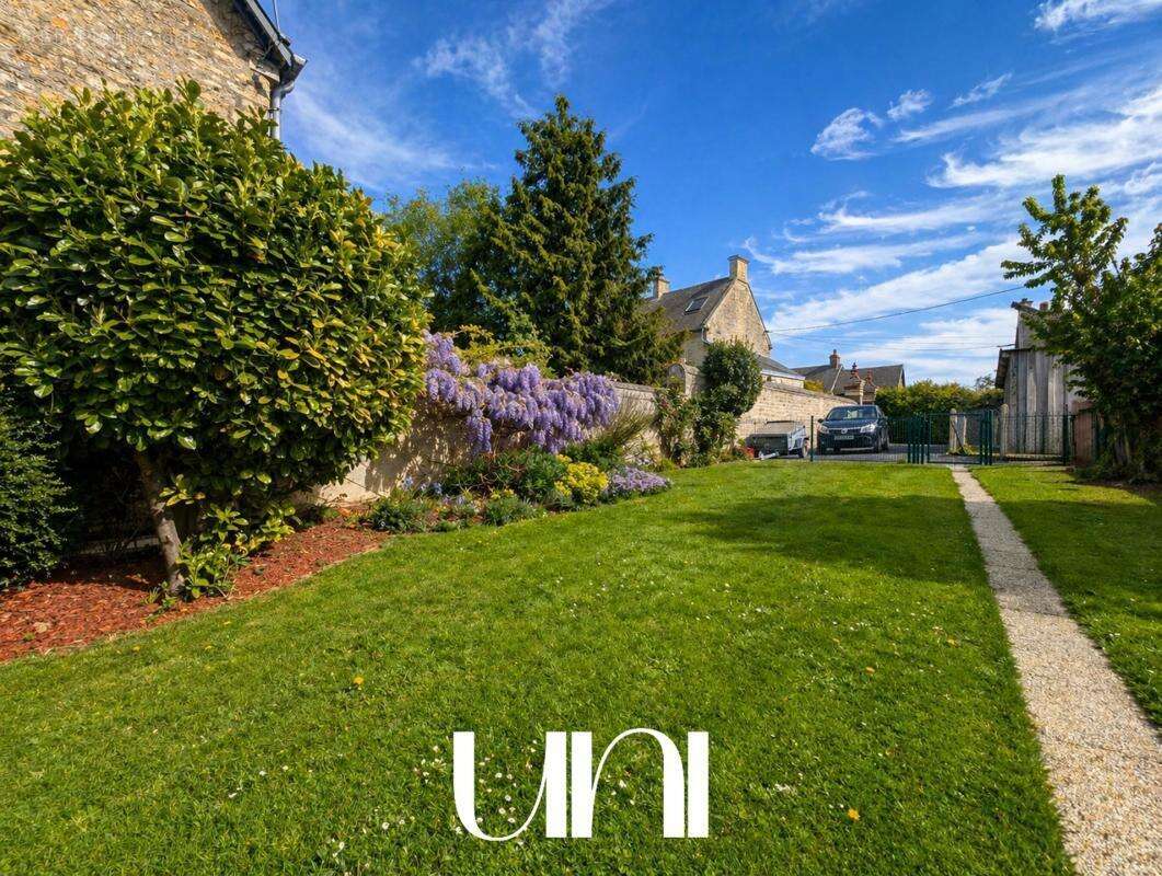 Maison à FONTENAY-LE-PESNEL