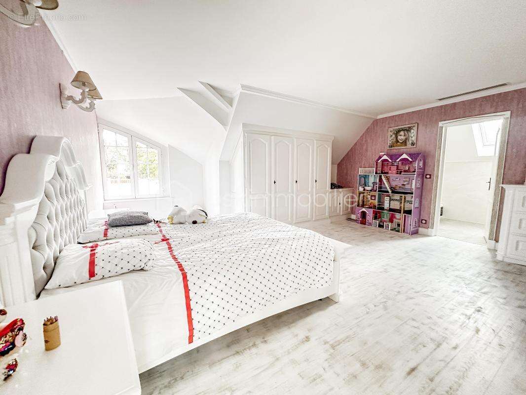 Maison à DAMMARIE-LES-LYS