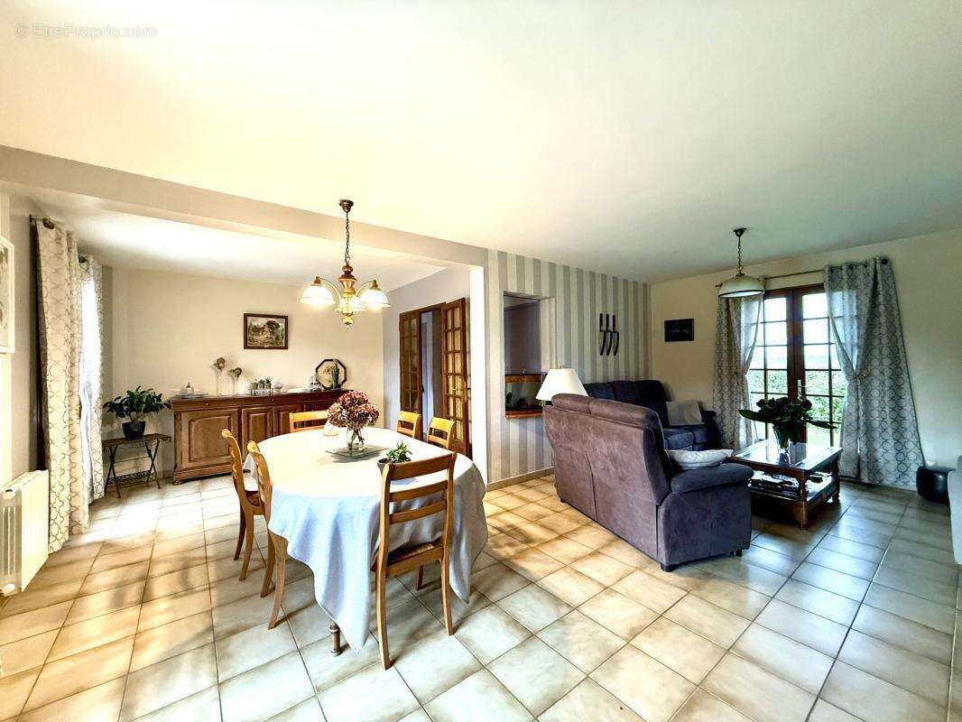 Maison à FRESNE-LE-PLAN