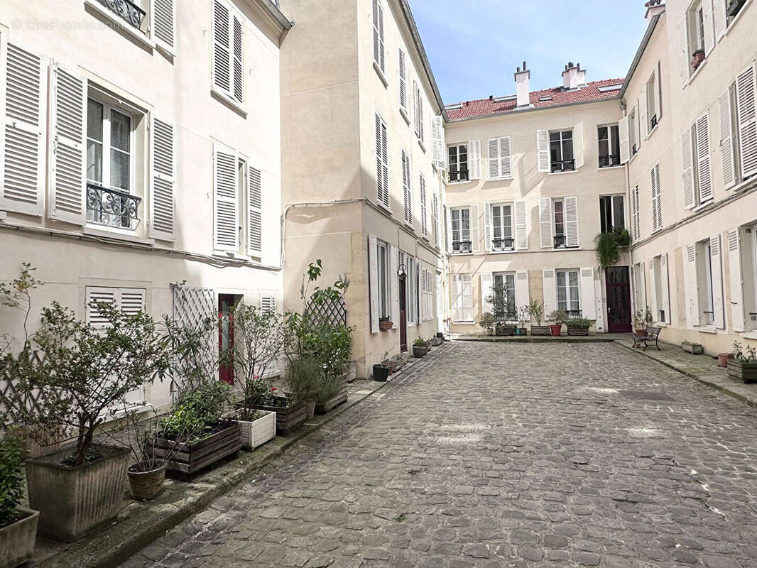 Appartement à PARIS-18E