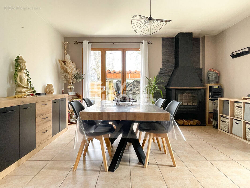 Appartement à HEYRIEUX
