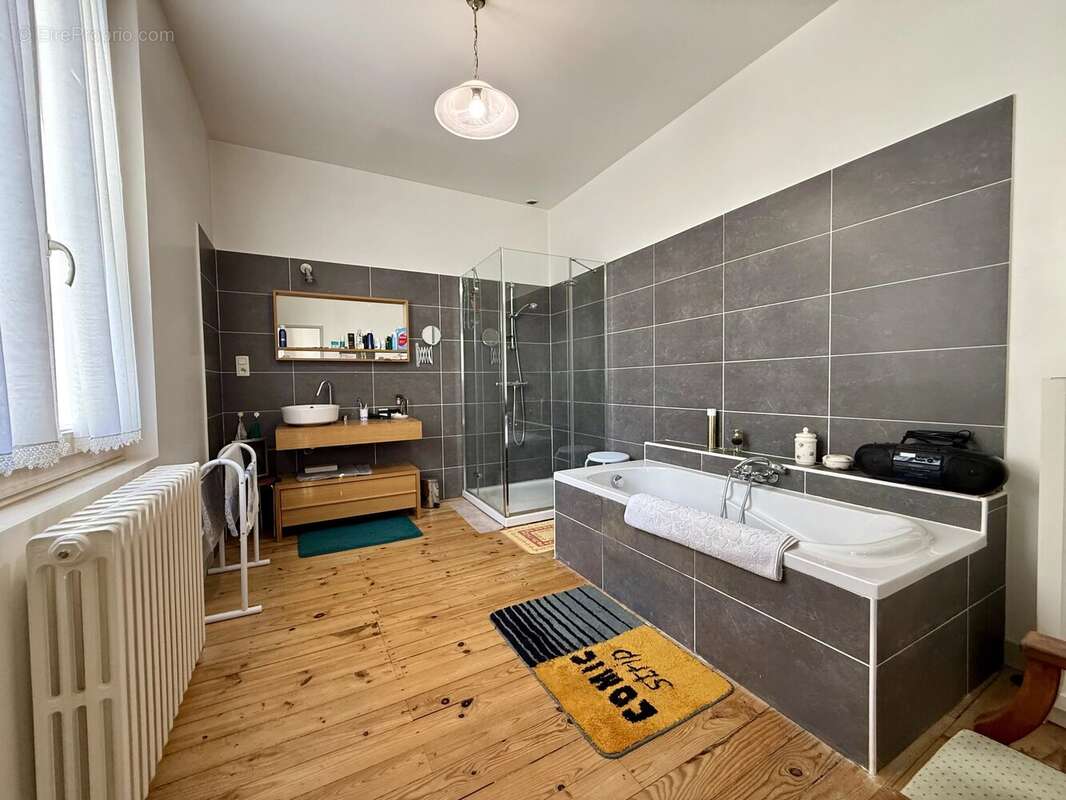 Maison à SAINTE-FOY-LA-GRANDE