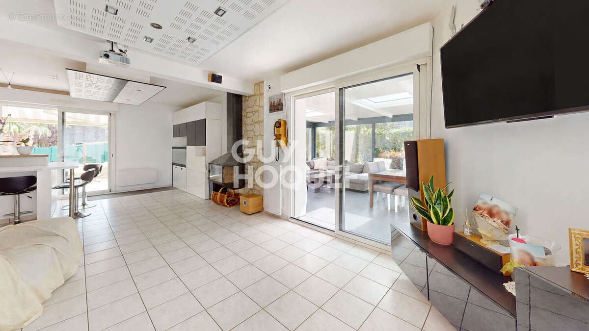 Maison familiale 185 m², 5 chambres, espace bien-être, terrain 2 100 m² - photo 4