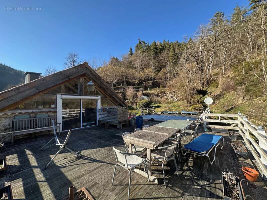 Maison à SAINT-PIERRE-SUR-DOUX