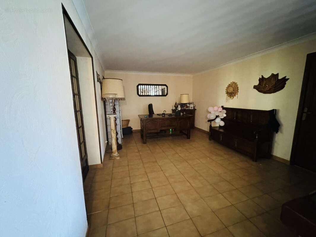 Maison à MAIZIERES-LA-GRANDE-PAROISSE
