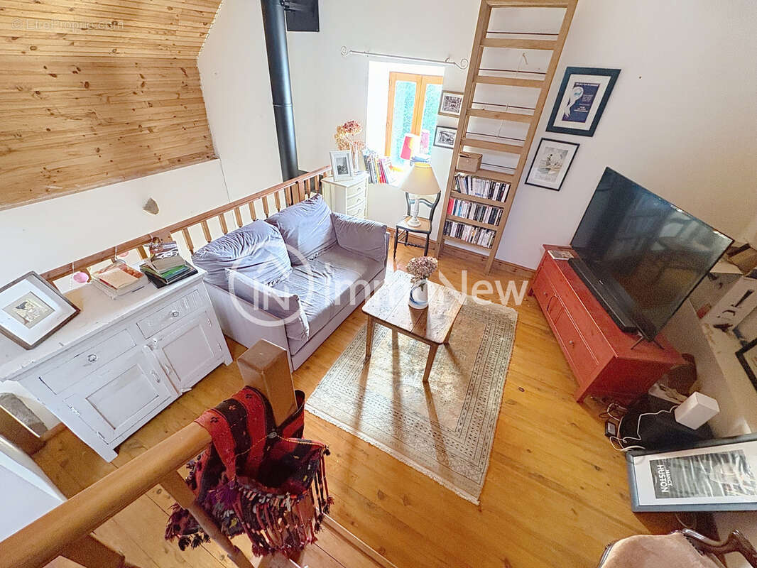 Magnifique longere annee 1711 d une surface de 140 m2 sur 1835 m2 - photo 17