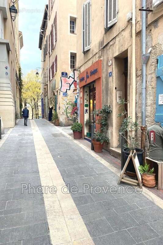 Appartement à MARSEILLE-2E