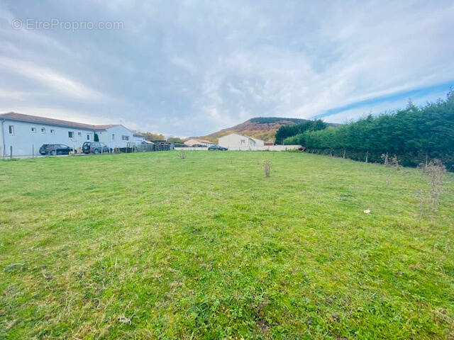 Terrain à AIGUES-VIVES