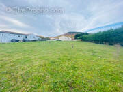 Terrain à AIGUES-VIVES