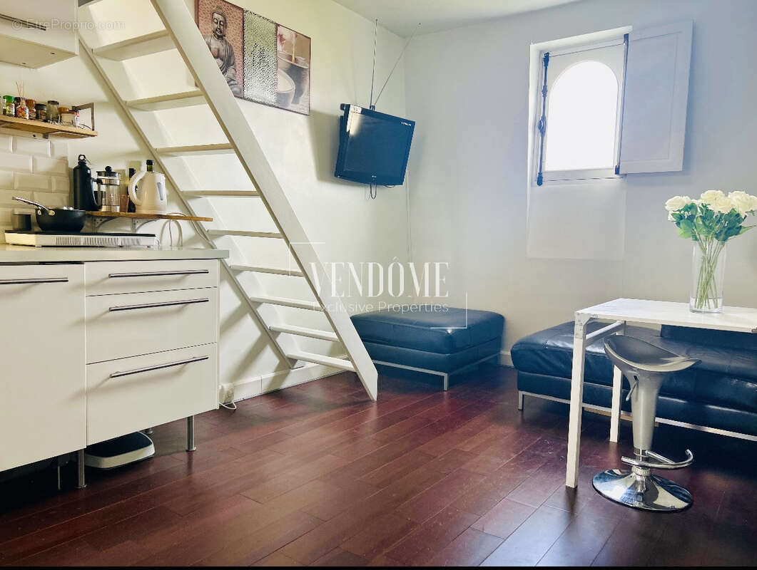 Appartement à PARIS-7E