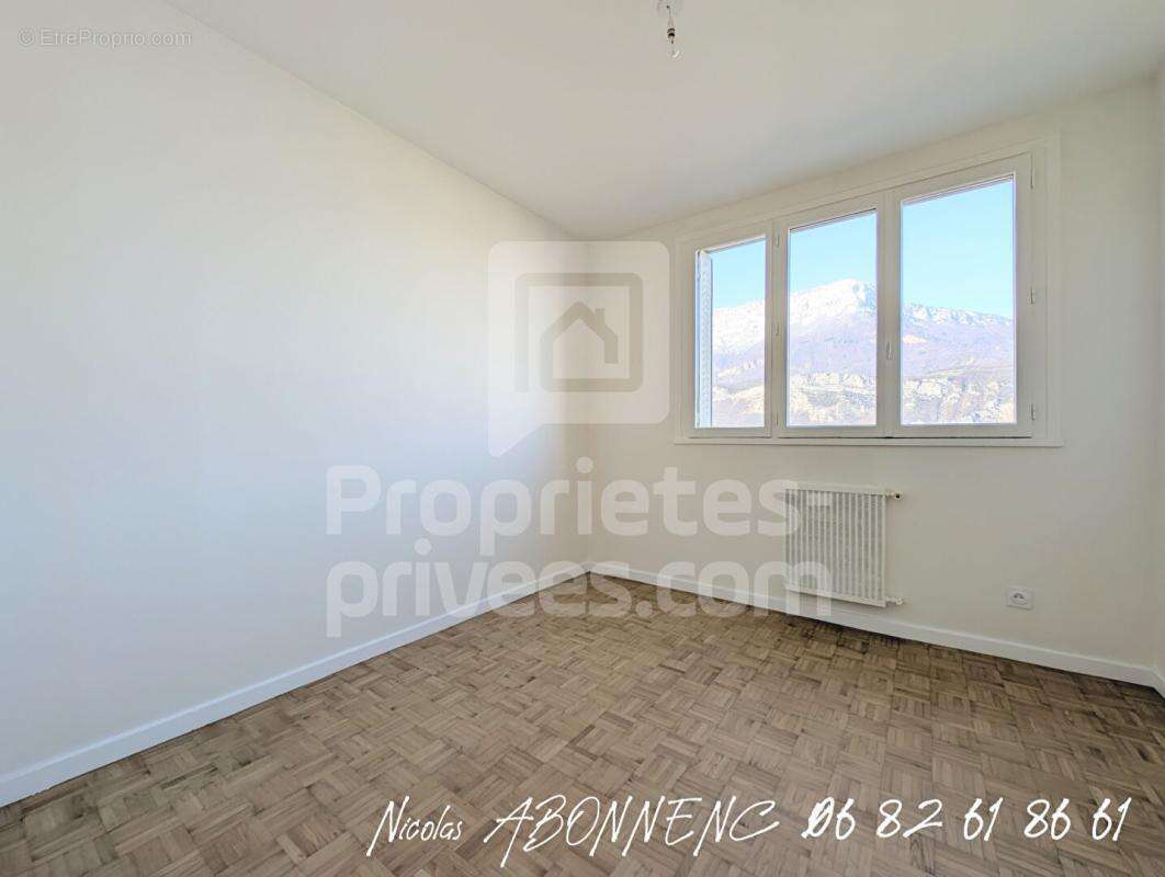 Appartement à LE PONT-DE-CLAIX