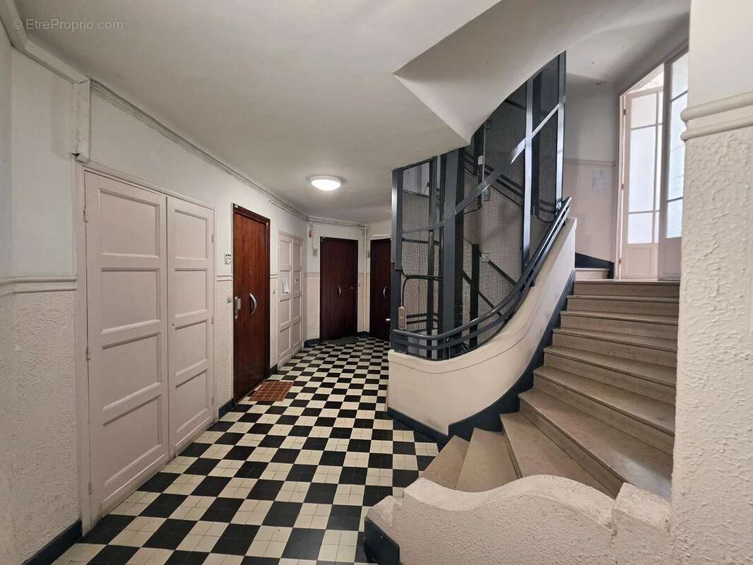 Nice musiciens - beau 2/3 pieces en etage eleve - photo 9