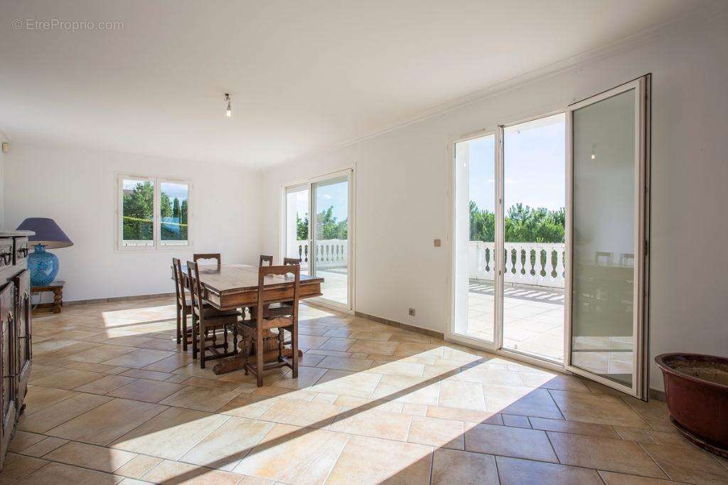 Maison à CRANVES-SALES
