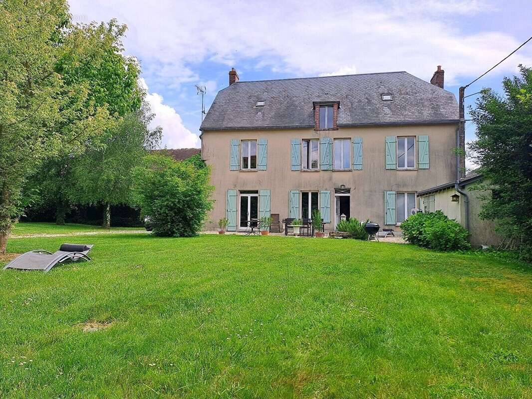 Maison à LA CHAPELLE-D'AUNAINVILLE