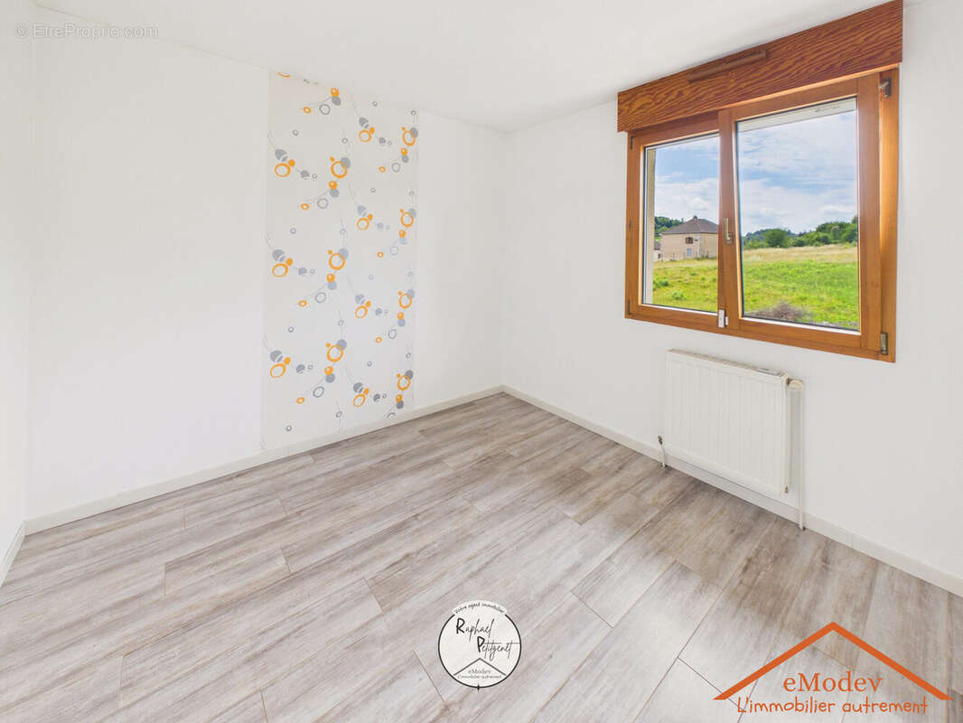 Maison 95 m² à Urimenil  - photo 9