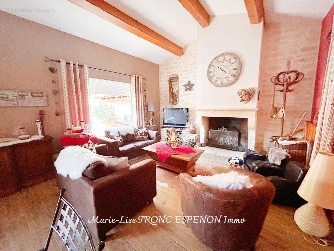 Maison à PERNES-LES-FONTAINES