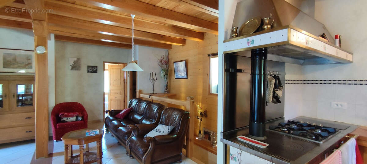 Vaste maison dans hameau au calme - photo 3