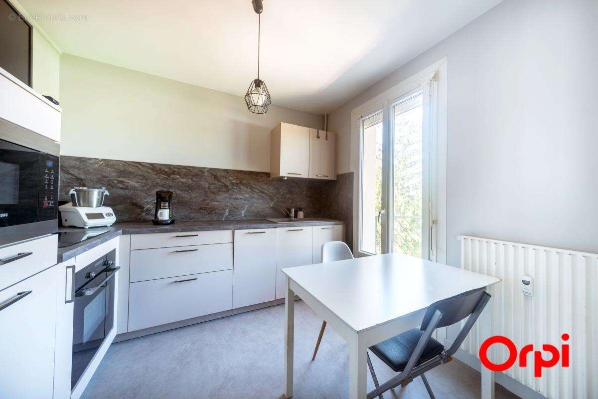 Appartement à CHARNAY-LES-MACON